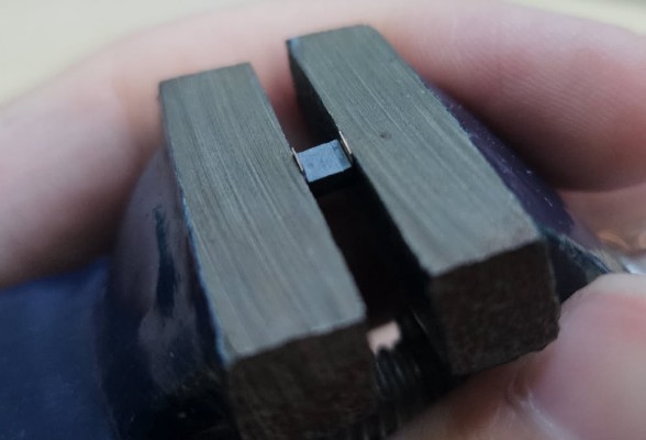 Capacitor in the vice